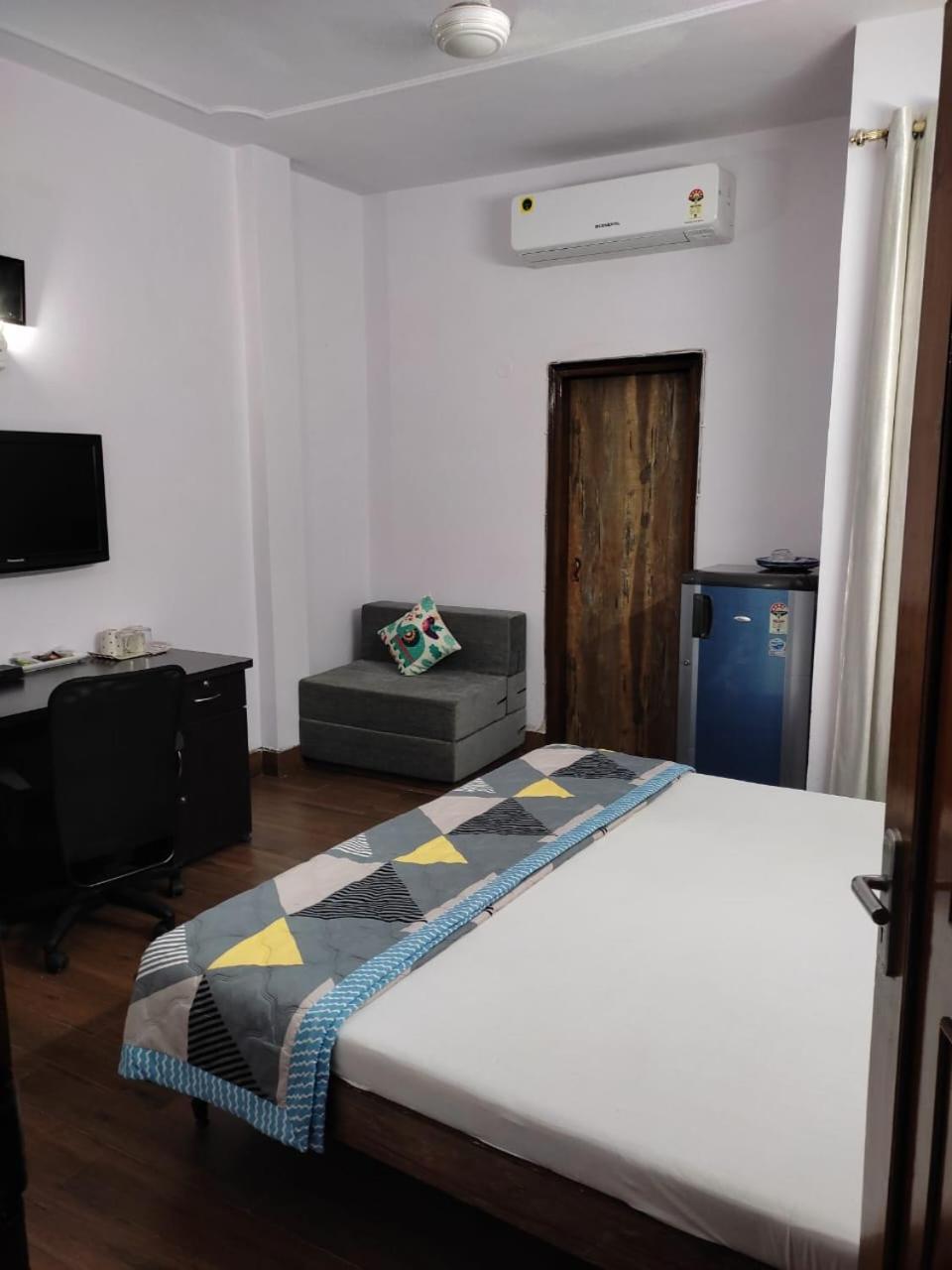 Tatvamasi Homestay New Delhi Ngoại thất bức ảnh