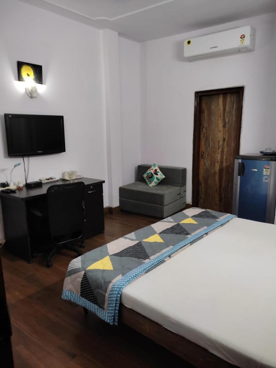 Tatvamasi Homestay New Delhi Ngoại thất bức ảnh