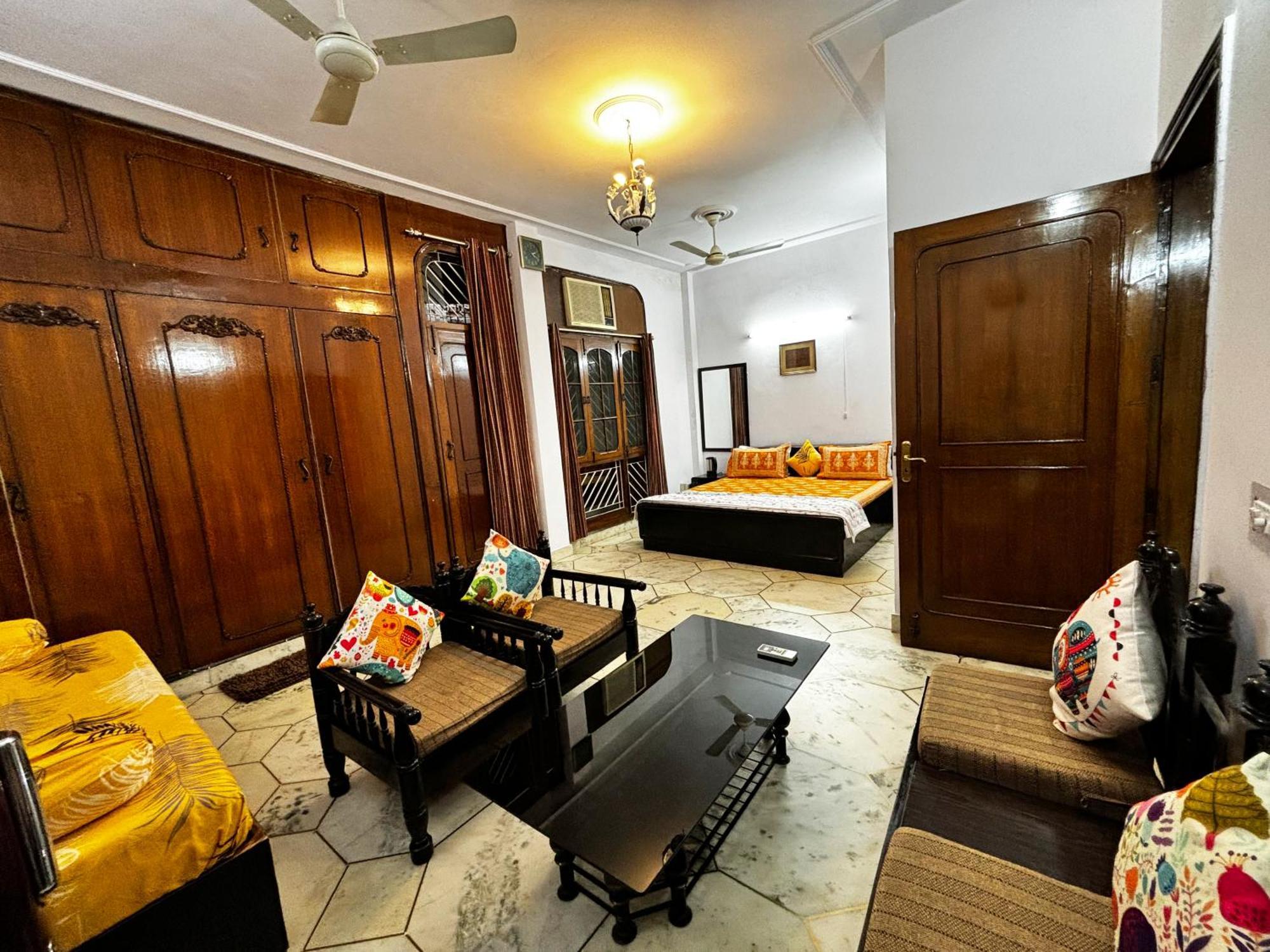Tatvamasi Homestay New Delhi Ngoại thất bức ảnh