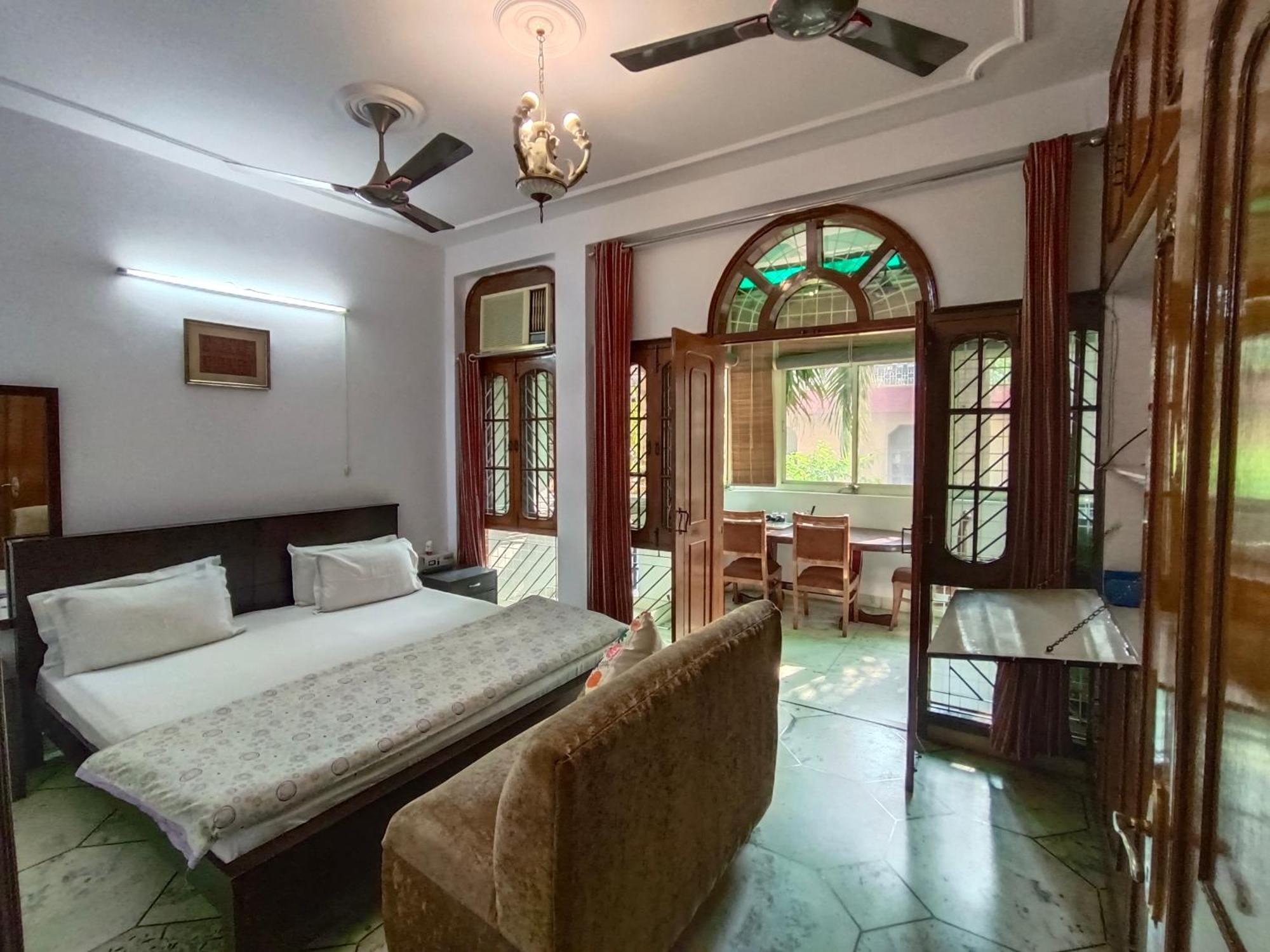 Tatvamasi Homestay New Delhi Ngoại thất bức ảnh