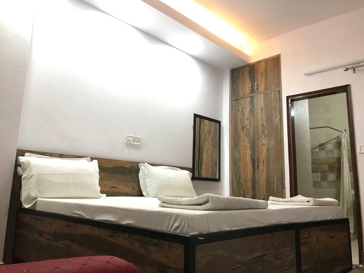 Tatvamasi Homestay New Delhi Ngoại thất bức ảnh