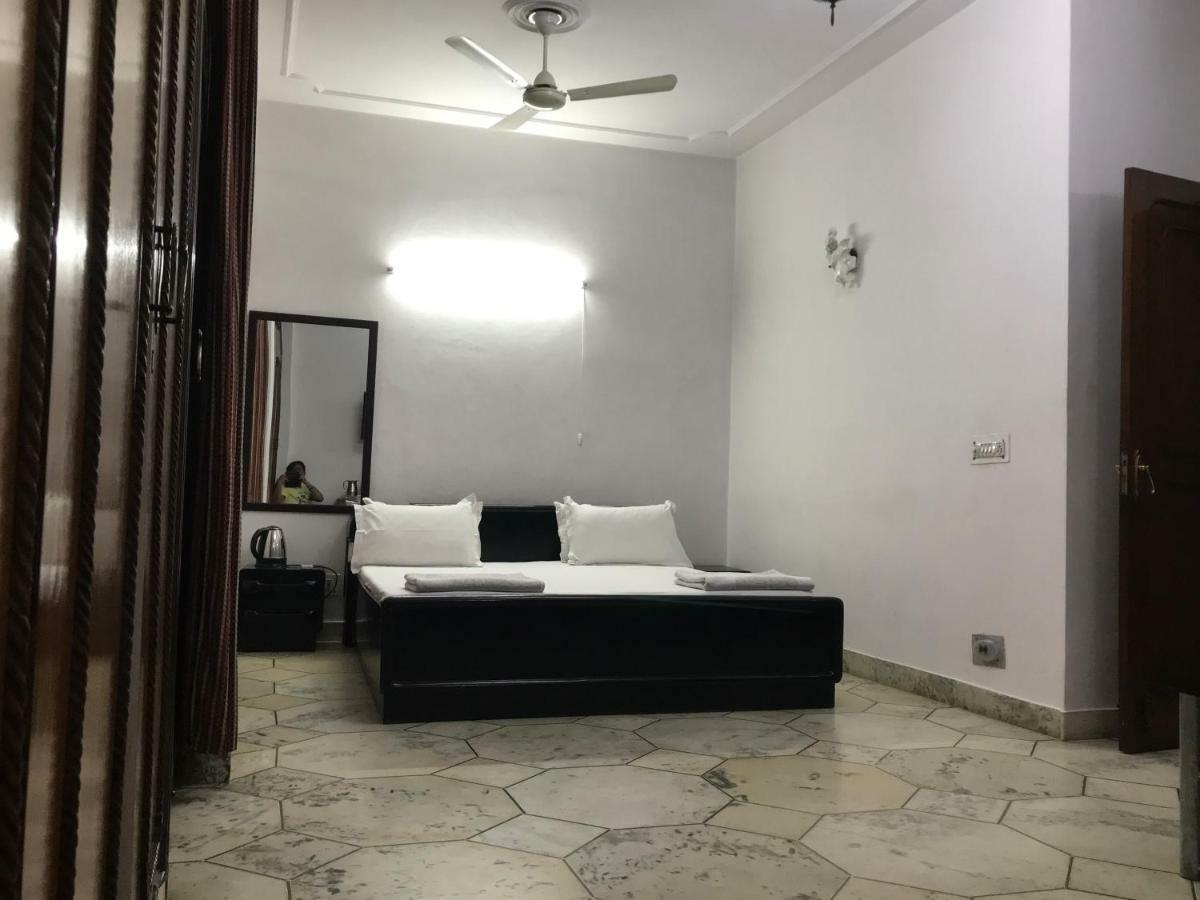 Tatvamasi Homestay New Delhi Ngoại thất bức ảnh